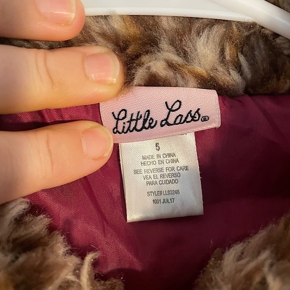 Little Lass Burgundy Velvet Zip Up Jacket with Faux Fur Trim Little Size 5 - Picture 4 of 6